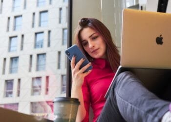 A segurança na comunicação via internet depende de boas práticas, não de dispositivos ou canais específicos. Imagem: Pixabay/reprodução