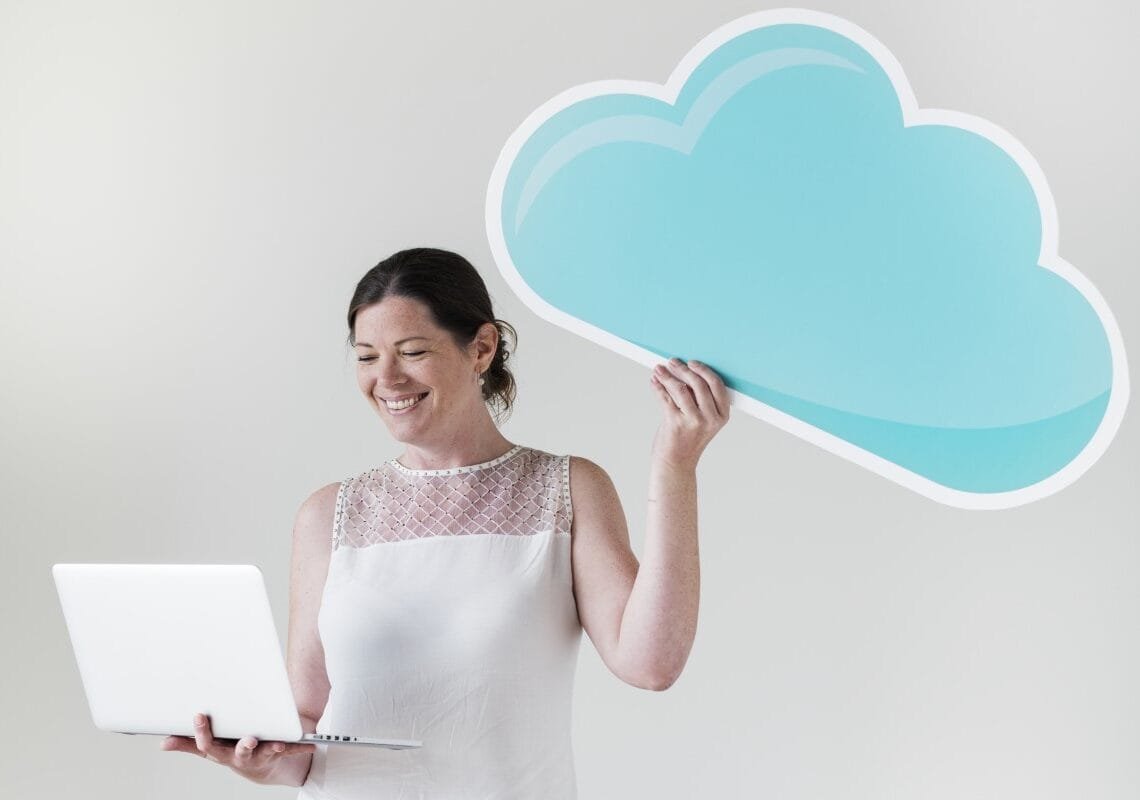 Praticamente todo mundo usa algum tipo de armazenamento de nuvem hoje em dia. Imagem: Freepik/reprodução