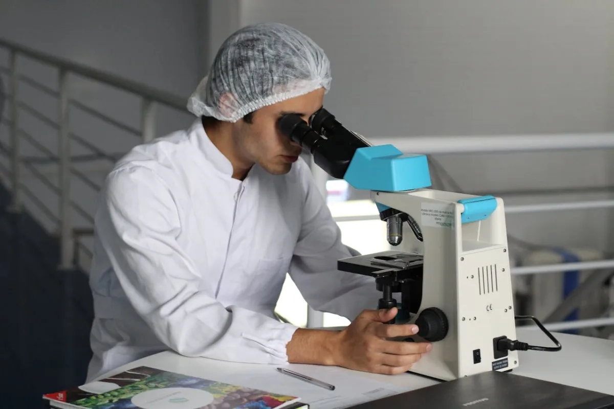 cientista 12 profissões que estão ‘imunes’ à inteligência artificial