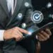 O uso de VPNs, proxies e firewalls fortalece uma indispensável rede integrada de segurança digital. Imagem: Freepik/reprodução