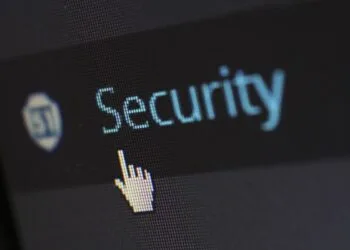 Para manter-se seguro no mundo digital, você precisa tomar algumas medidas de precaução. Imagem: Píxabay/reprodução